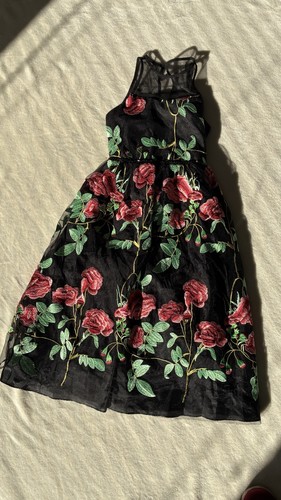 Girls size black rose - size,